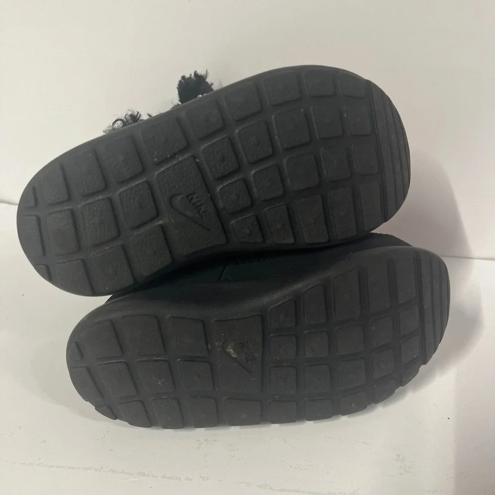 Nike Kids‎ Snow Boots Black Faux Fur Toddler Size 6C Winter